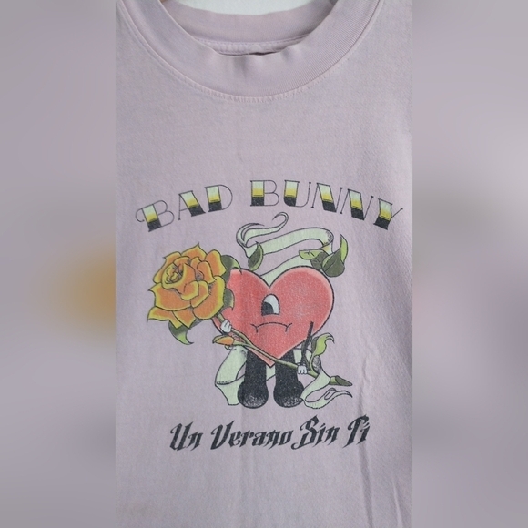 BAD BUNNY 2022 Tour T Shirt Pink Graphic T-Shirt Size Large - Picture 5 of 8
